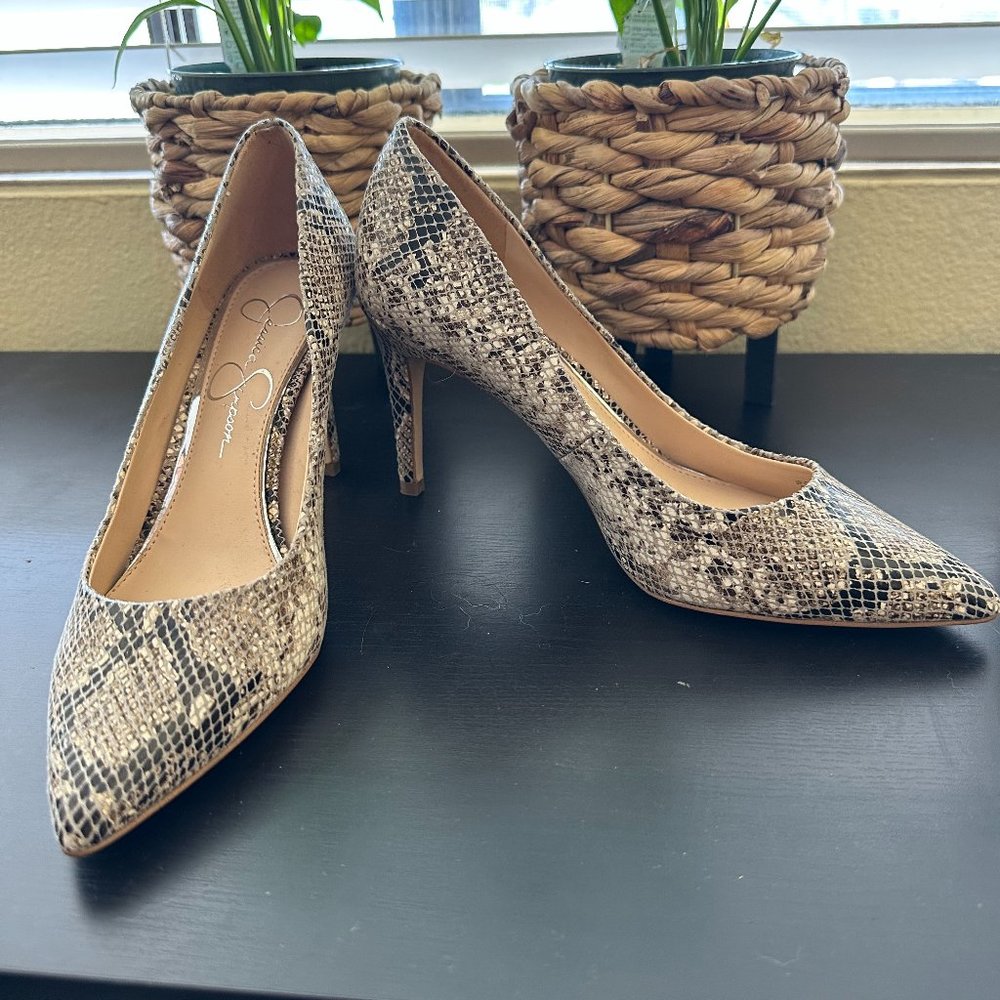 Jessica Simpson Snakeprint Pumps - Sz 6